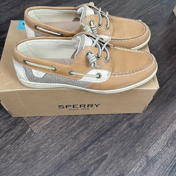 Sperry - Picture 3 of 4